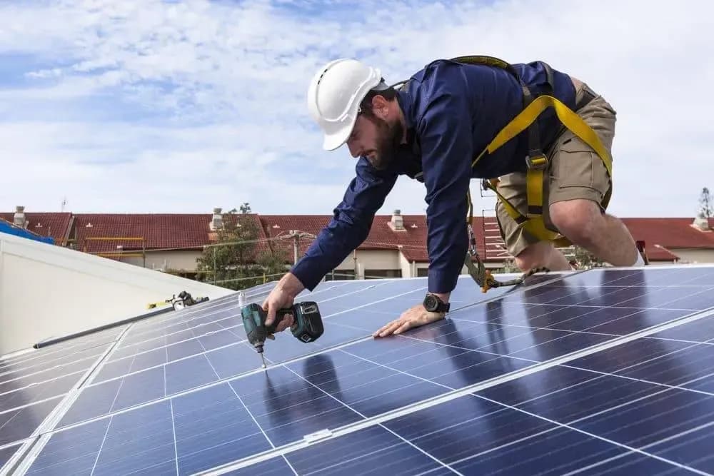 Low maintenance solar panels