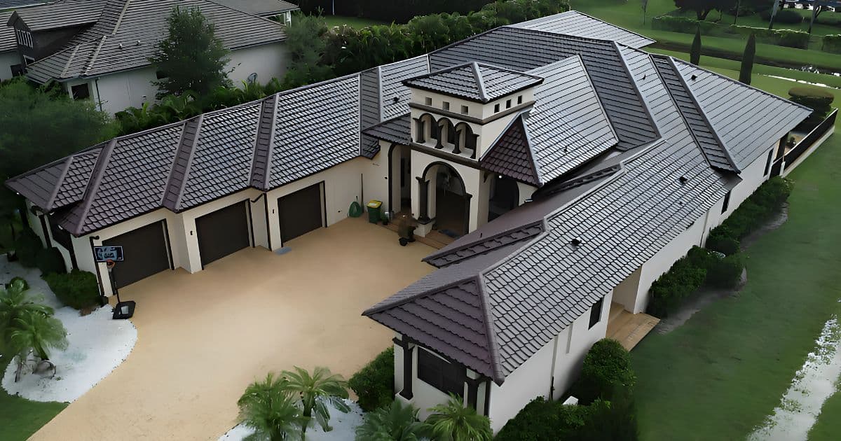 Fixup roofing company hero background